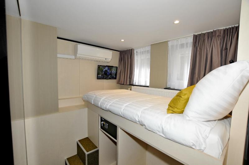 Single Room image 4