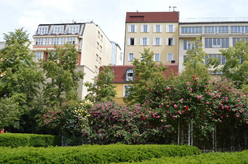 Adria Hotel Prague - image 2