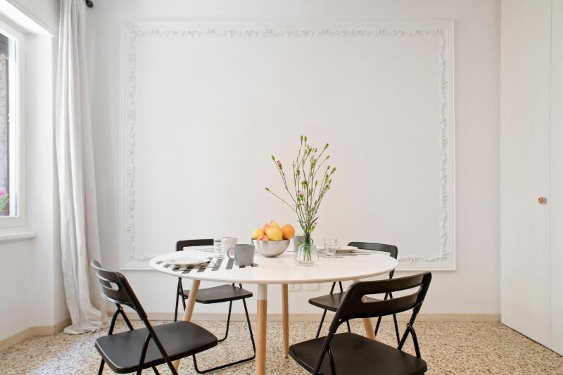 One-Bedroom Apartment image 4