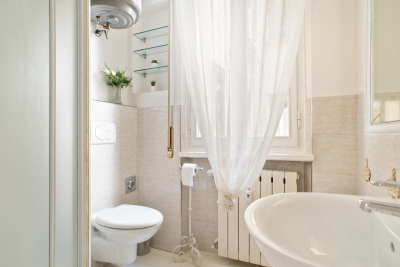 One-Bedroom Apartment image 3