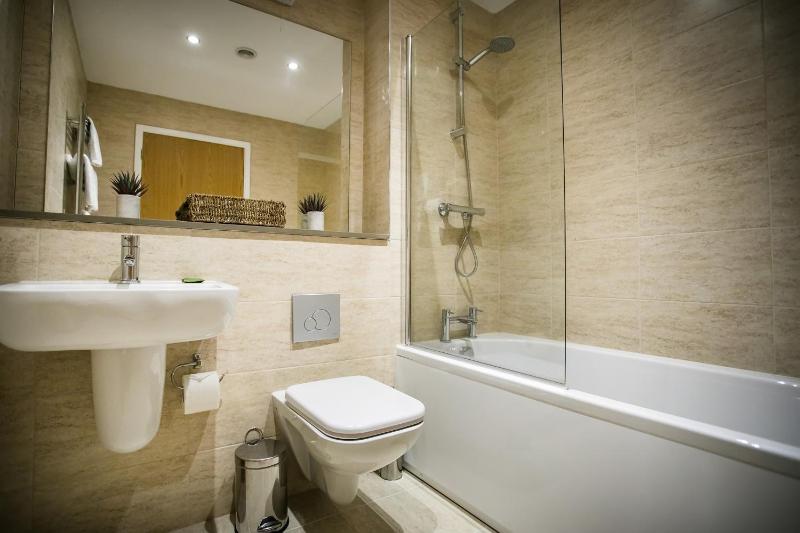 Family Room image 3