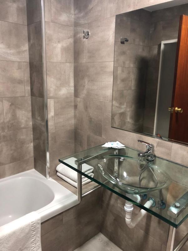 Double Room with 2 Extra Beds image 1