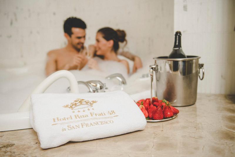 Hotel Rua Frati 48 in San Francesco - image 14