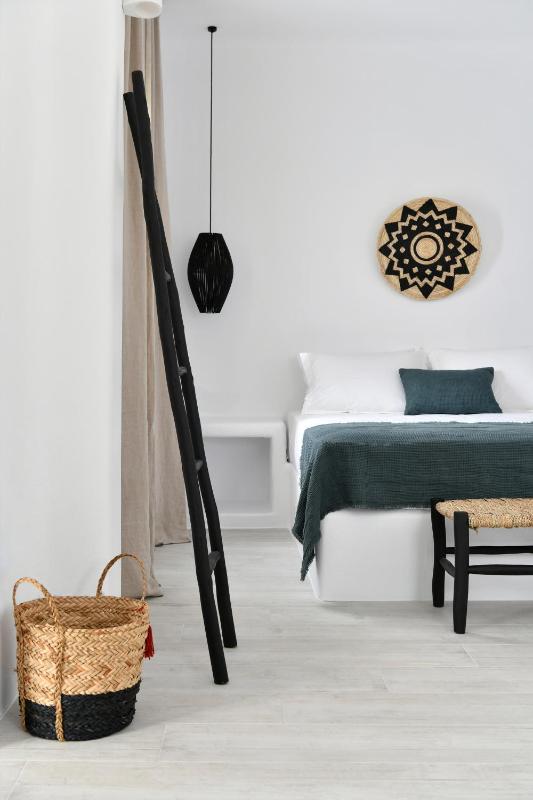Junior Suite with Balcony image 3