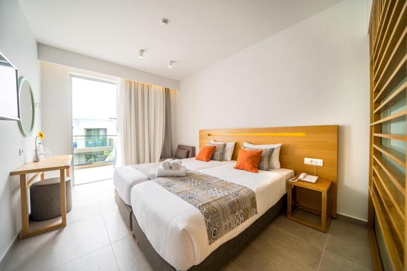 Standard Double or Twin Room with Garden View image 1