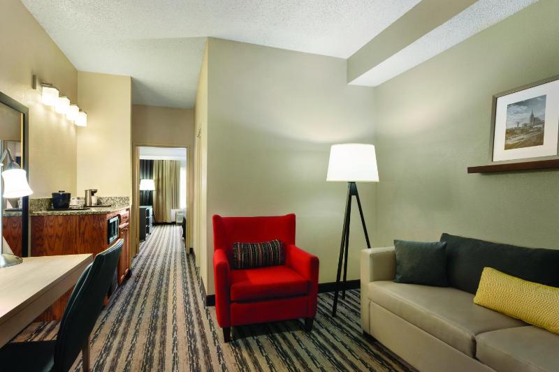 One-Bedroom King Suite image 3