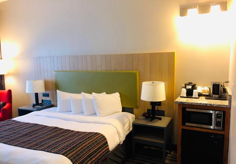 King Room image 3