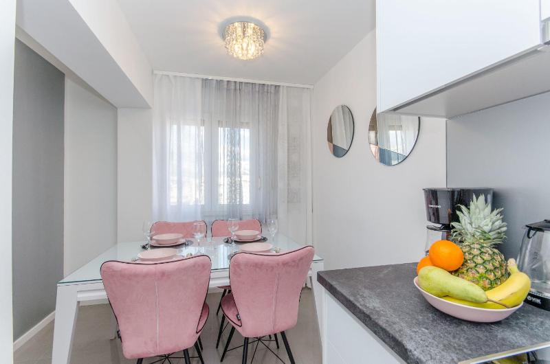 Apartment Luxury Center - image 12