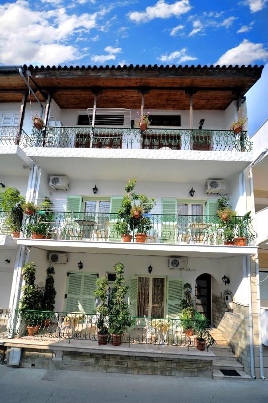 Aiolos House - image 1