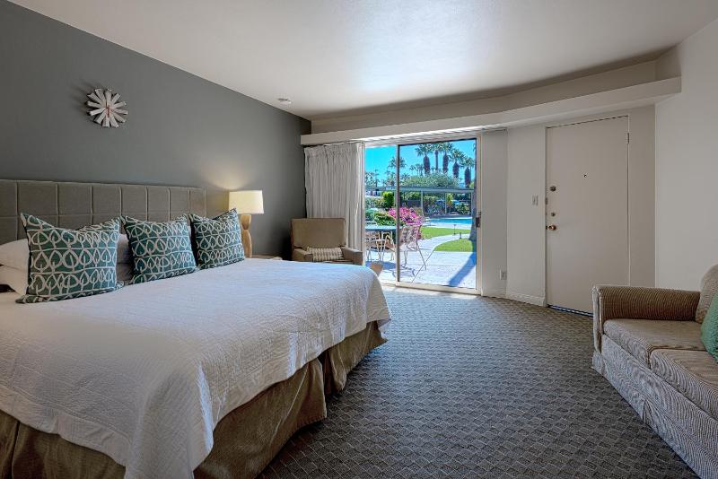 Desert Hills - 21 and Over - A Town & Desert Boutique Hotel - image 8