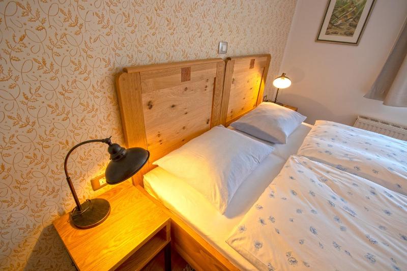 Twin Room with Balcony image 4
