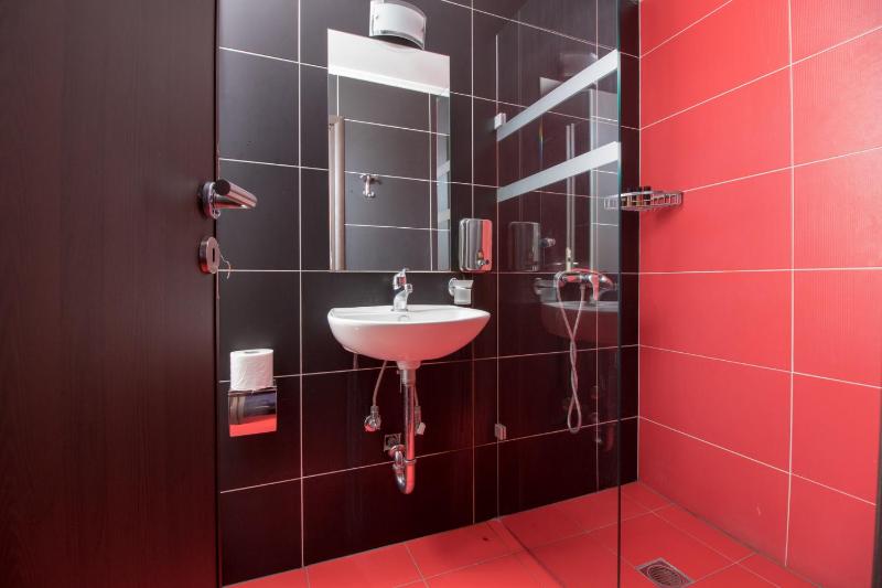 Comfort Triple Room with Shower image 2