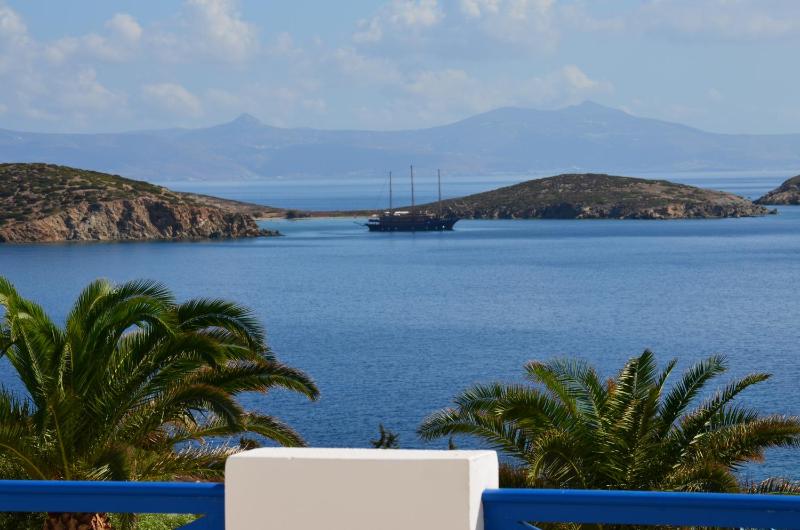 Two-Room Suite with Outdoor Hot Tub & Sea View   image 1