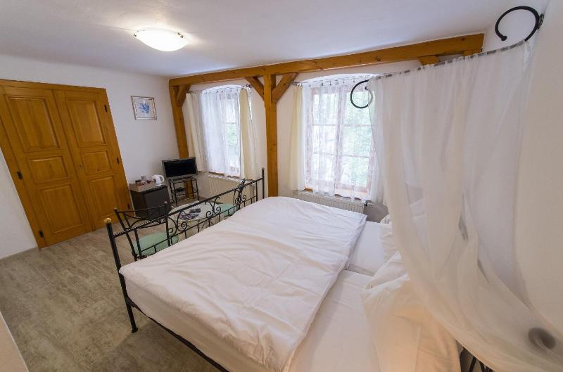 Standard Double Room image 2