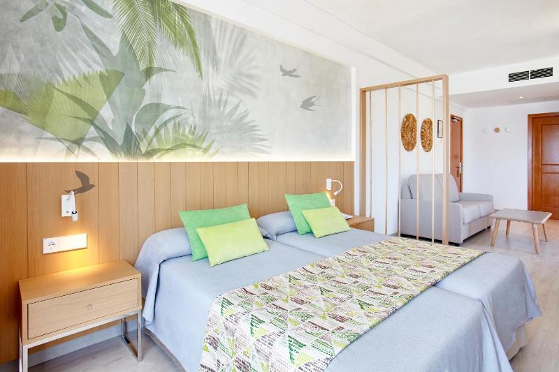 Junior Suite with Sea View image 4