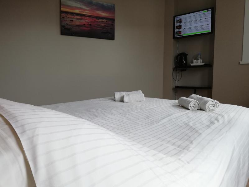 Deluxe Double Room with Balcony image 1