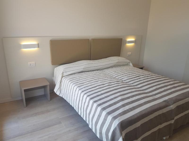 One-Bedroom Apartment image 1