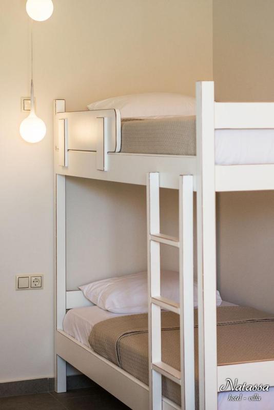 Quadruple Room with Garden View image 2