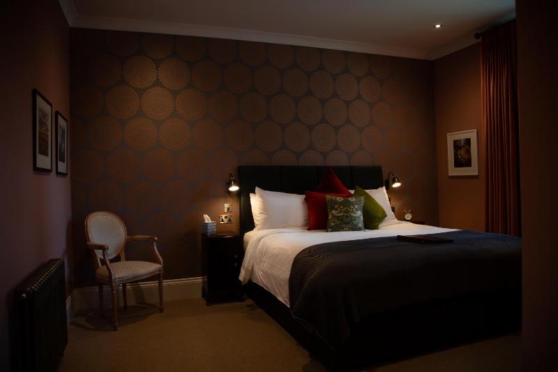 Deluxe King Room image 4