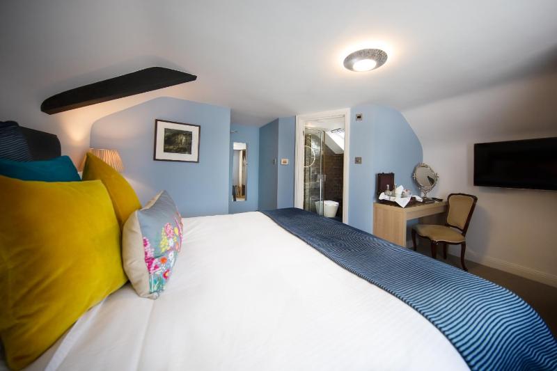 Superior Double Room image 4