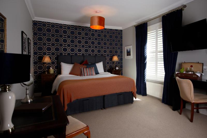 Deluxe King Room image 4