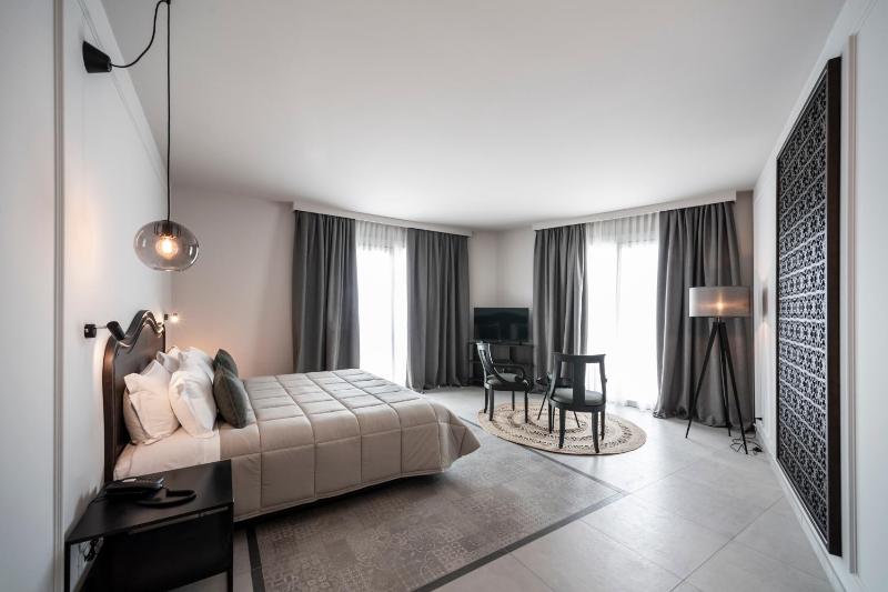 King Suite with Sea View image 4