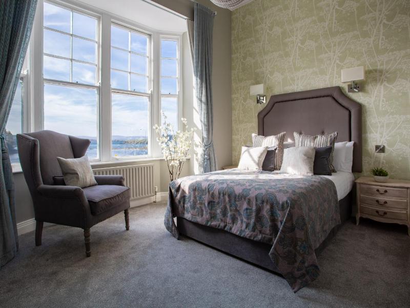 Double Room with Sea View image 1