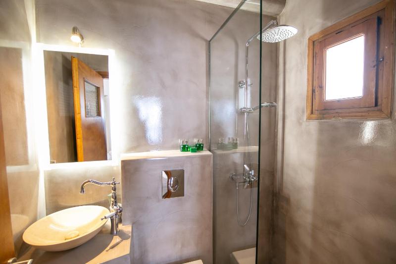 Stelios Rooms - image 2