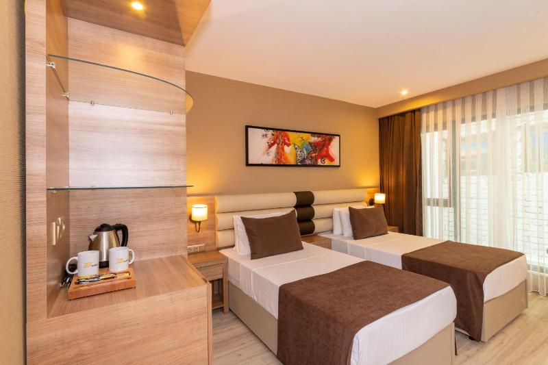 Standard Room image 4