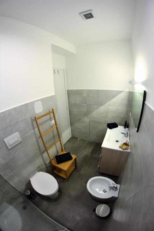 Deluxe Double Room with Balcony image 3