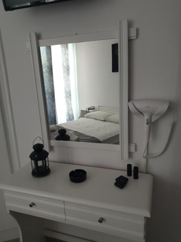 Economy Double or Twin Room image 2