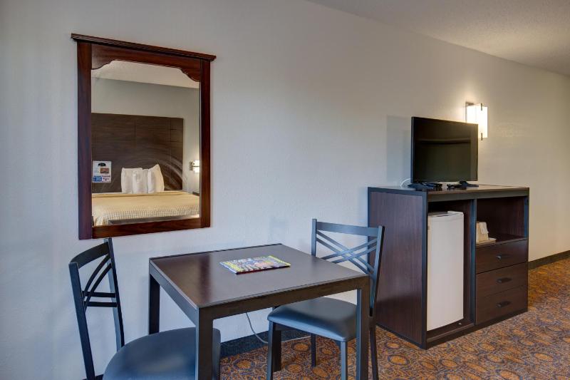 Superior King Room image 4