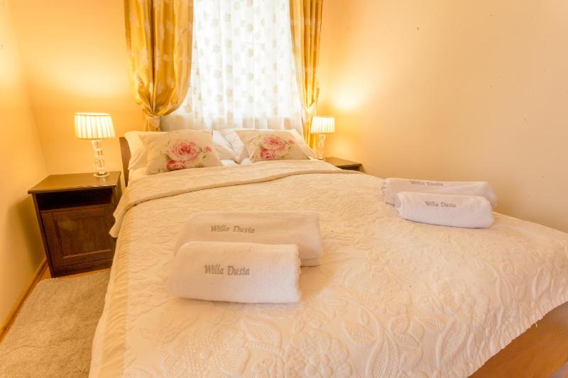Deluxe Double Room with Extra Bed image 3