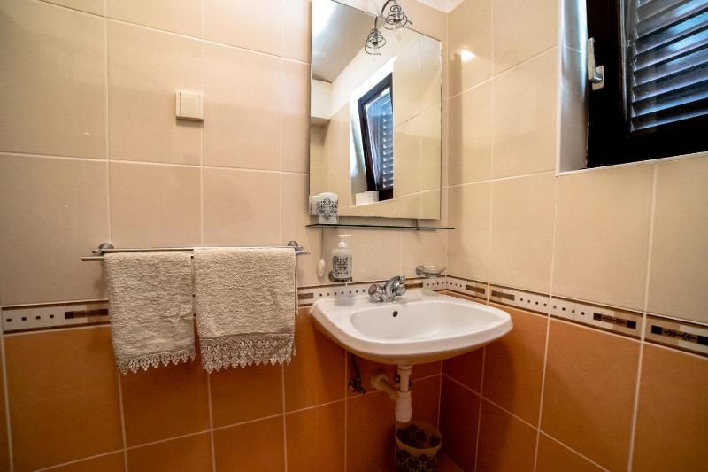 Studio Apartment with Side Sea View image 2