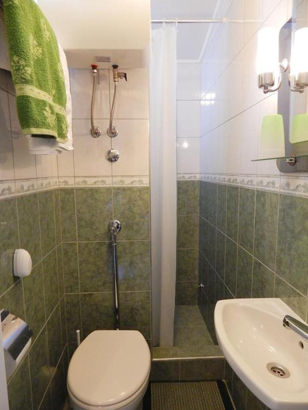 Twin Room image 3