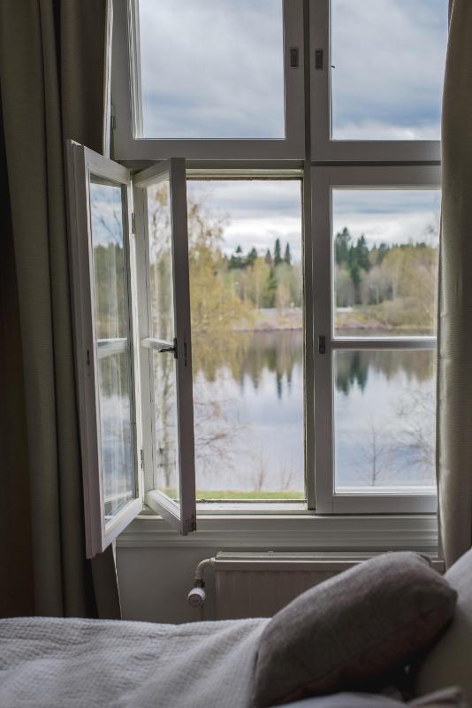 Quadruple Room with Lake View image 2