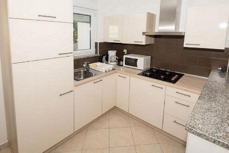 One-Bedroom Apartment with Balcony image 1