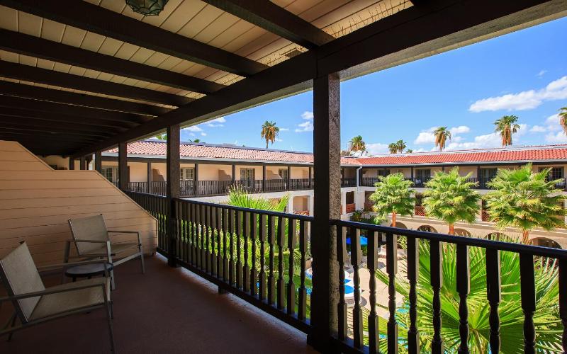 King Room with Courtyard View - Non-Smoking image 2