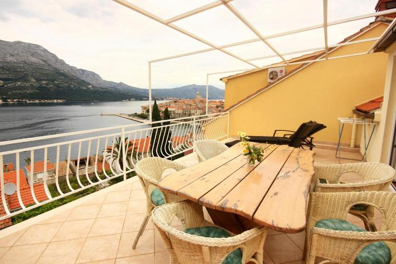 Two-Bedroom Apartment with Terrace and Sea View image 2