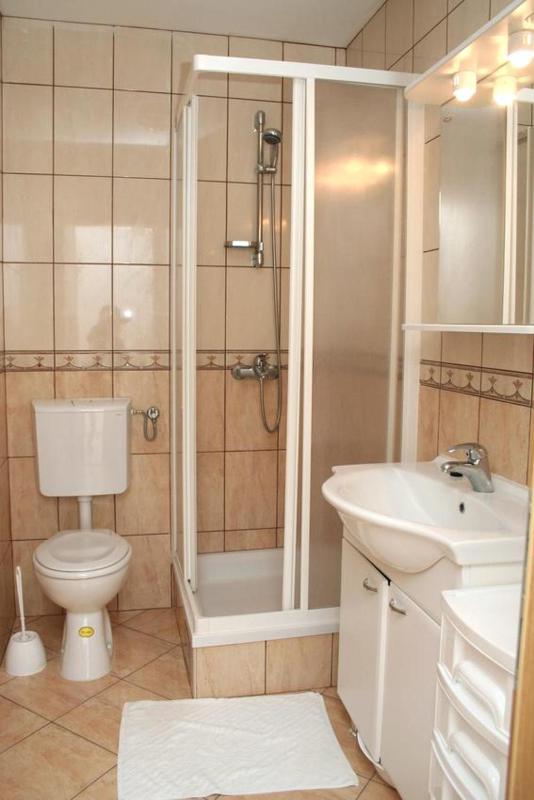 One-Bedroom Apartment with Terrace and Sea View image 3