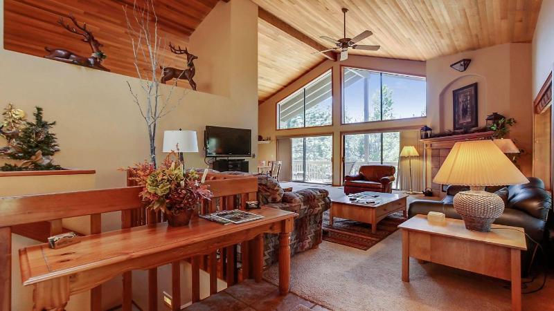 Four-Bedroom Holiday Home image 1