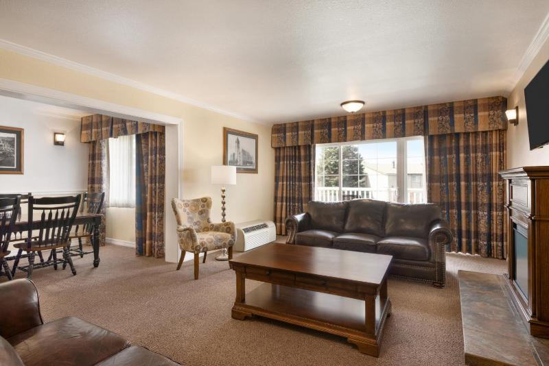 Two-Bedroom Suite - Non-Smoking image 3