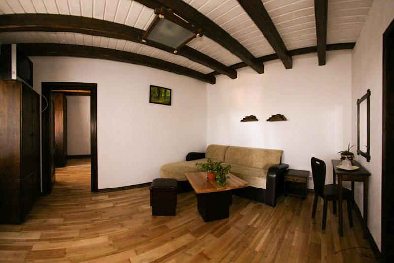One-Bedroom Suite image 3