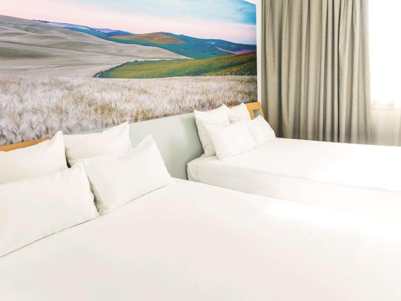 Superior Family Room image 2