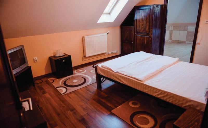 Double Room image 2