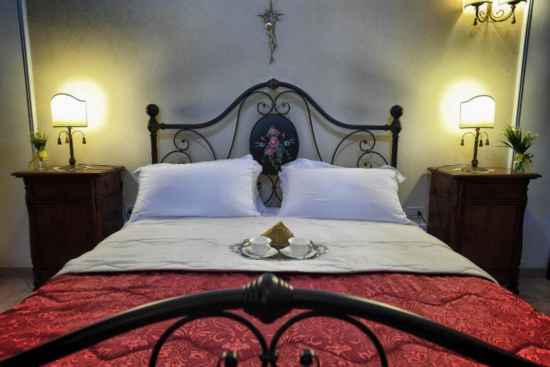 Quadruple Room with Private Bathroom image 3