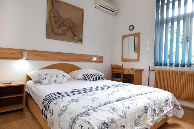 Double Room with Private Bathroom image 2