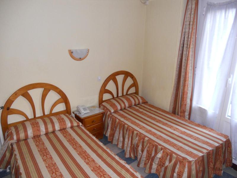 Triple Room image 2
