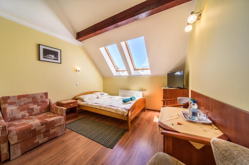 Economy Double Room image 2