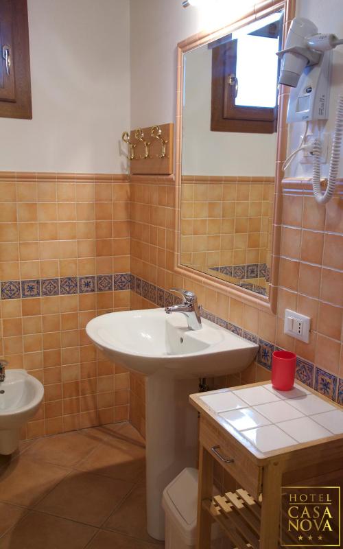 Standard Triple Room image 2